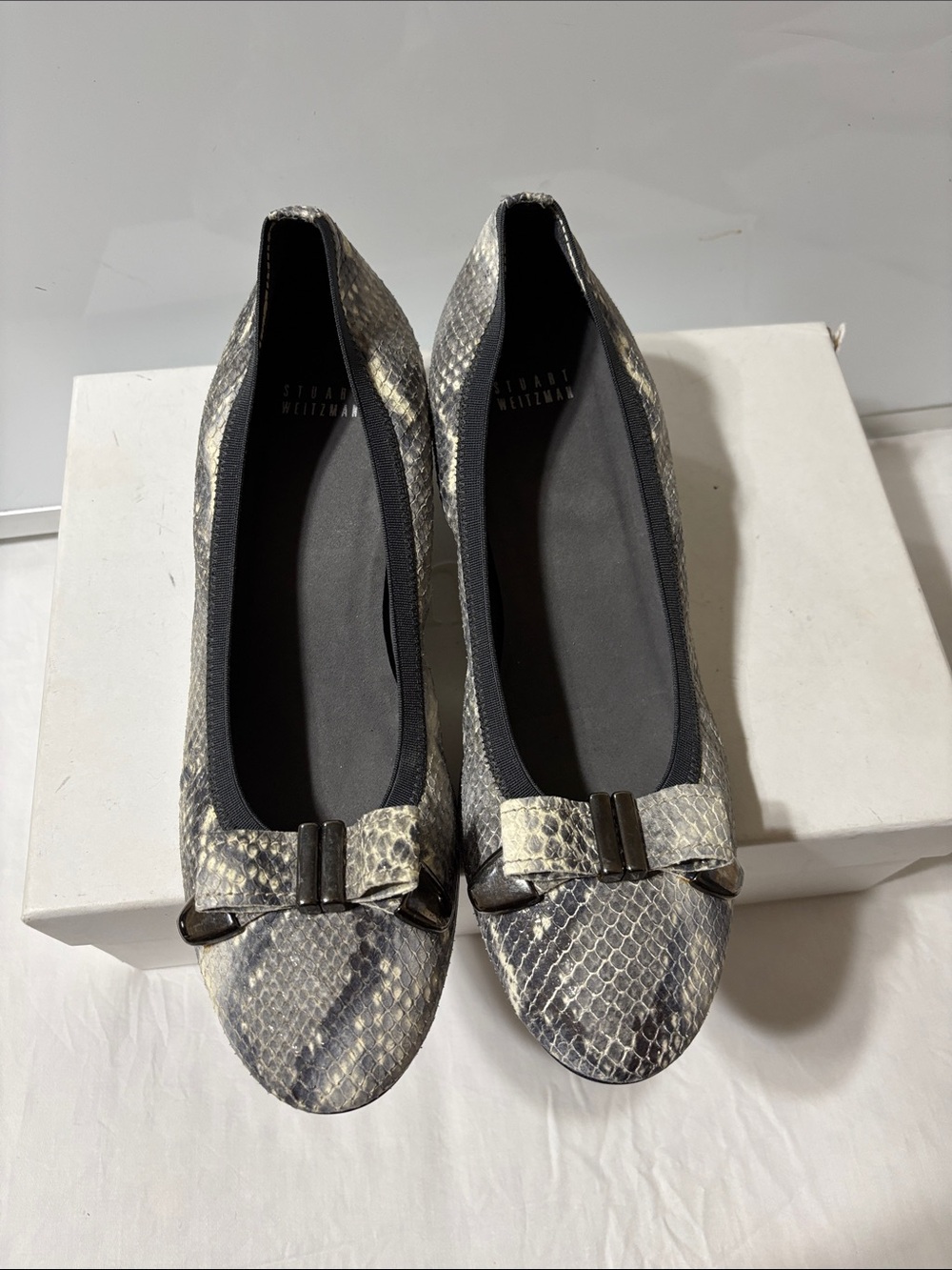 Stuart Weitzman Snake-Print Ballet Flats in Gray and Black. EUC